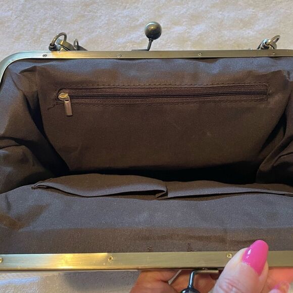 Vintage Faux Leather Handbag - Picture 6 of 8